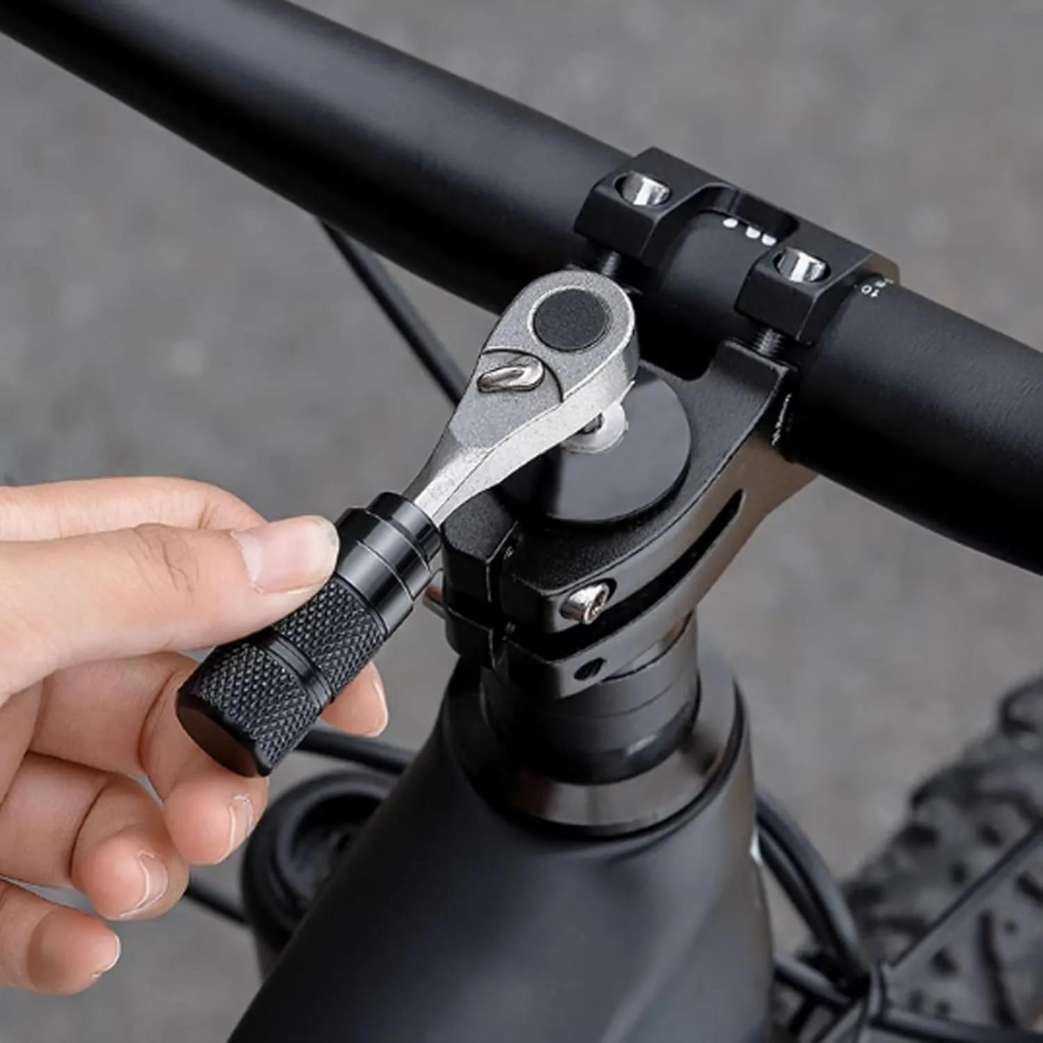 Aluminum Alloy Ratchet Wrench Screwdriver Set with 10 Bits Multifunctional Maintenance Tool Multitool Repair Kit for Mountain Road Bicycle