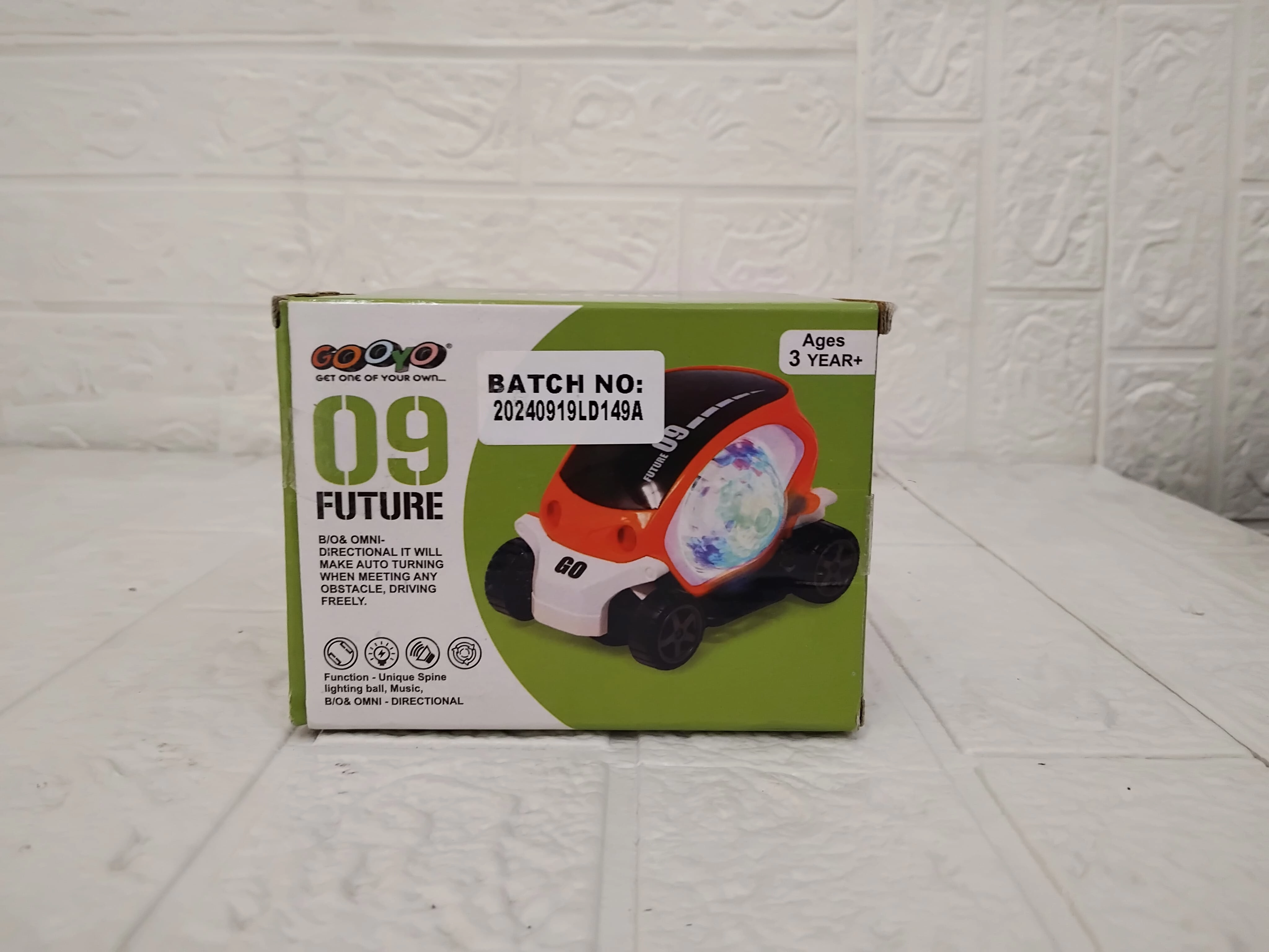 AM3471 09 Future Car 360 Degree Rotating Car Toy
