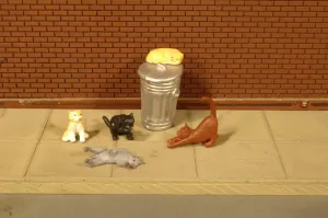 Bachmann Trains - FIGURES - CATS with GARBAGE CAN (6pcs/pk) - O Scale