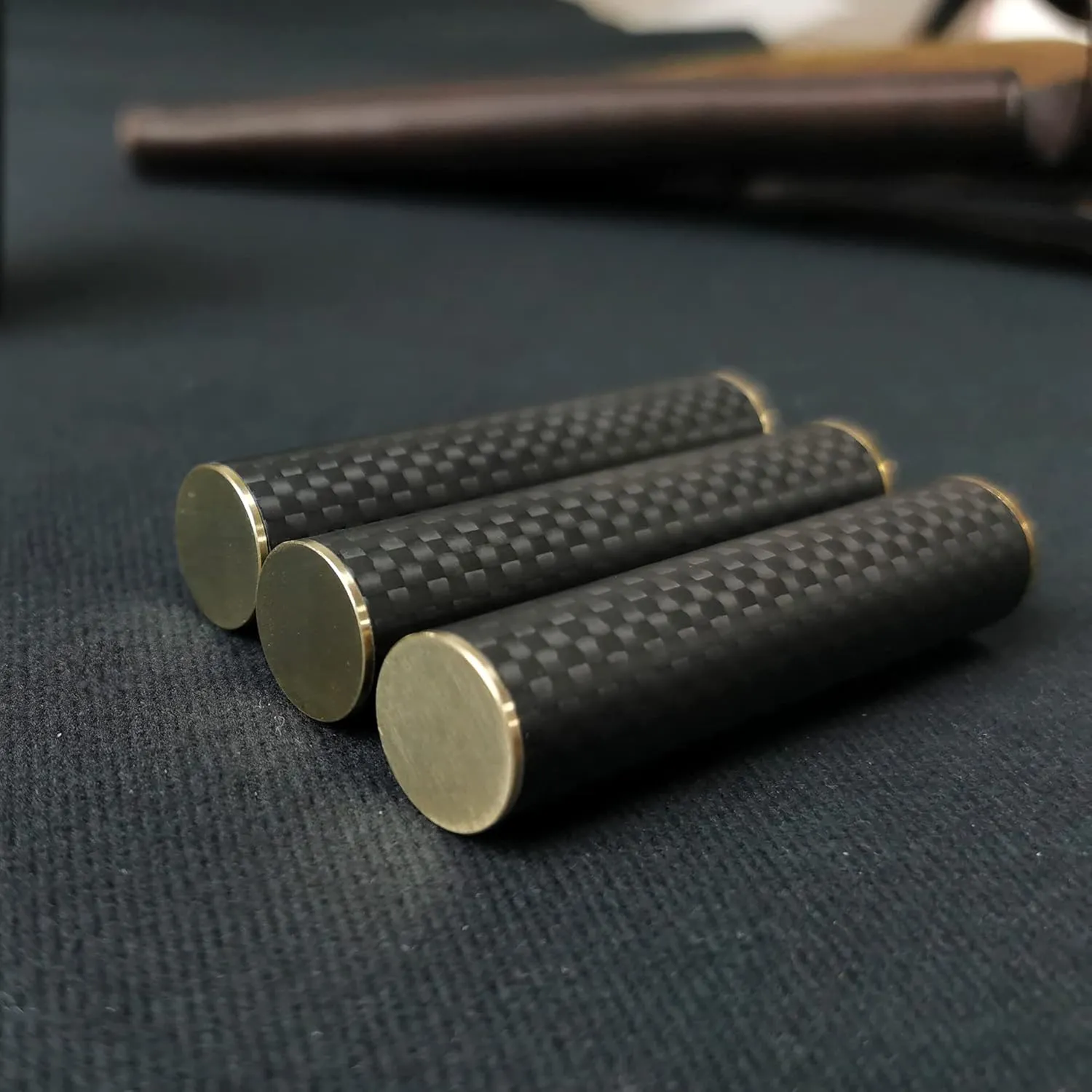 EDC Fidget Toys Stress Relief for Adults Magnetic Metal Carbon Fiber Three-Section Stick Rotating Creative Gift