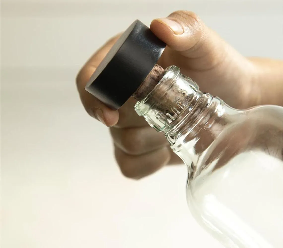 Glass Frosted Rings Bottle with Black Stopper