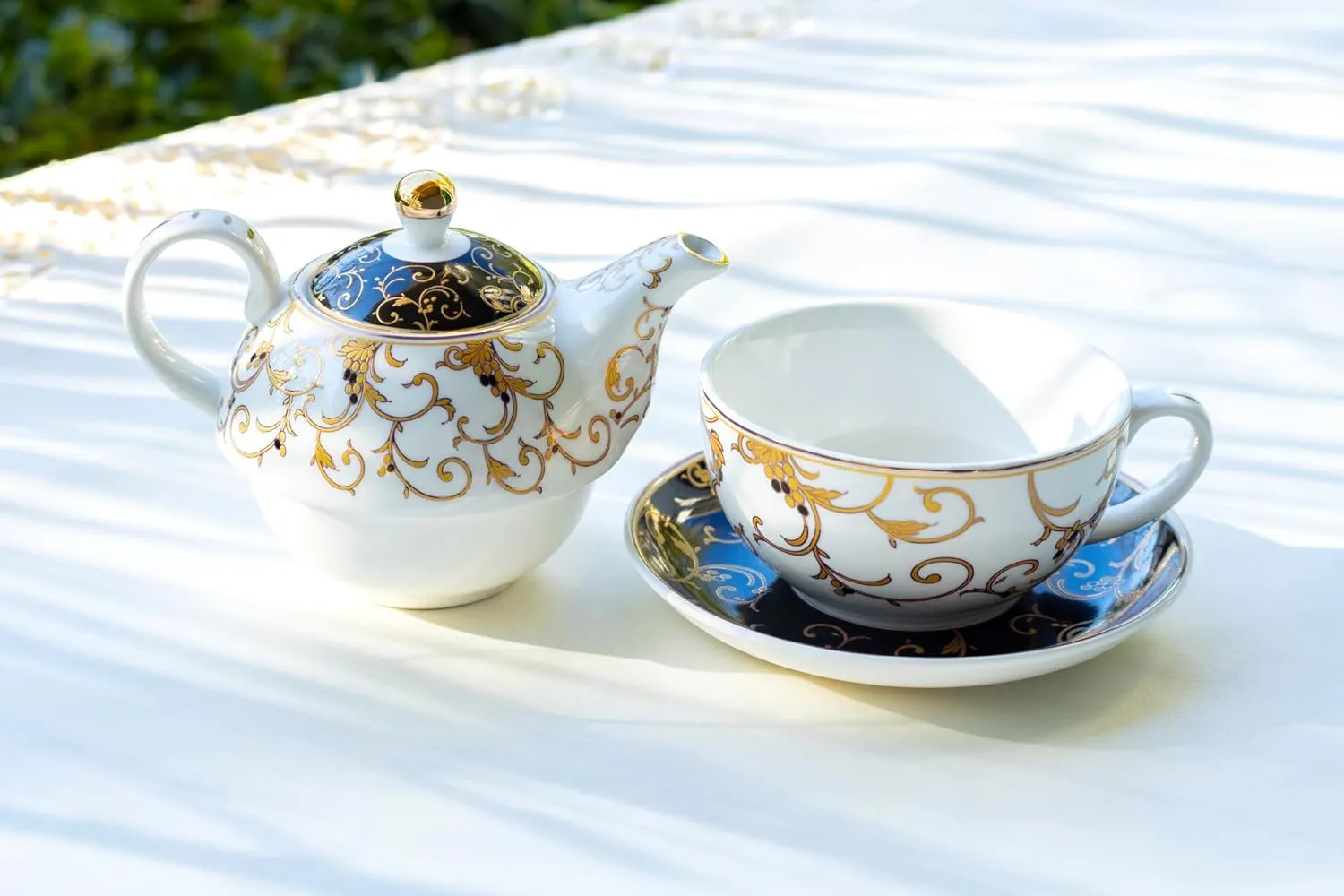 Grace Teaware Gold Scroll Fine Porcelain Tea For One Set (Black), Regular