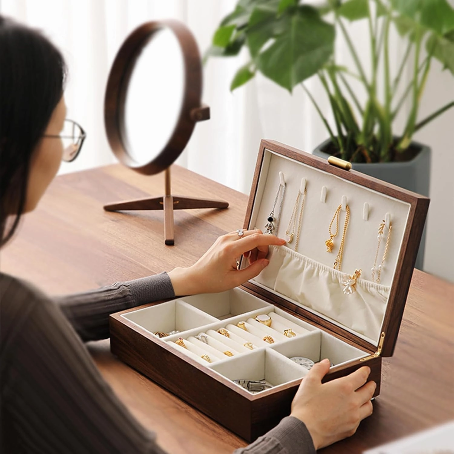 High-end Solid Wood Jewelry Storage Box Ladies Retro Wooden Necklace Jewelry Bracelet Watch Display Box Handmade Wedding Birthday Anniversary Jewelry Collection Box(Single layer)