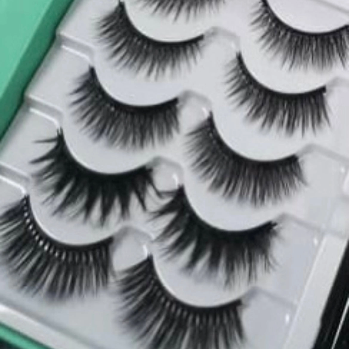 Magnetic Eyelashes
