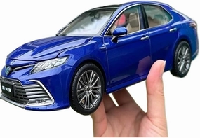 Metal Vehicles Toys 1:18 for Toyota Eight Generation Camry 2021 Car Model Alloy Display for Friends and Relatives Home Or Office Décor