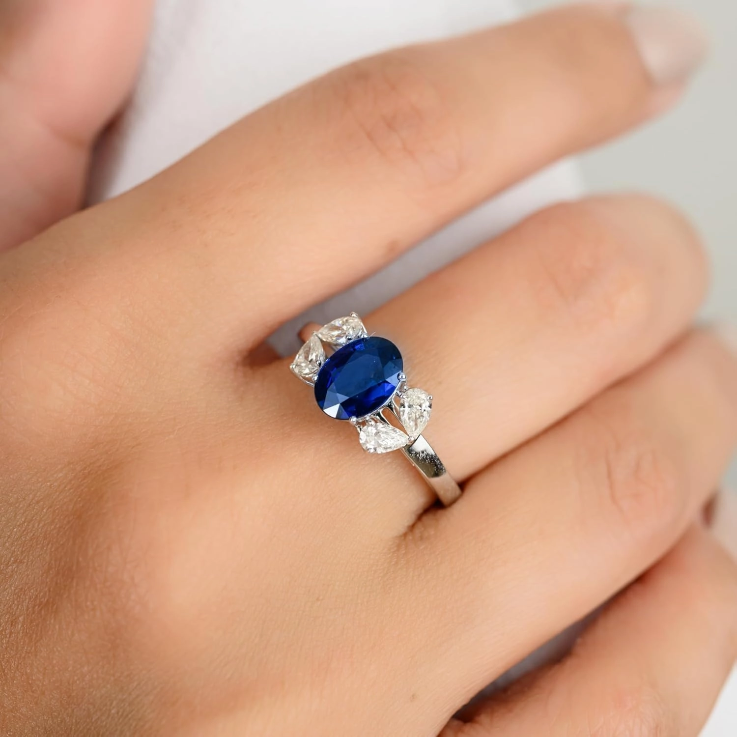 Natural Blue Sapphire with Diamond Solitaire Ring for Women in 18K White Gold, September Birthstone Jewellery Gift for Her, Birthday, Engagement, Wedding, Anniversary