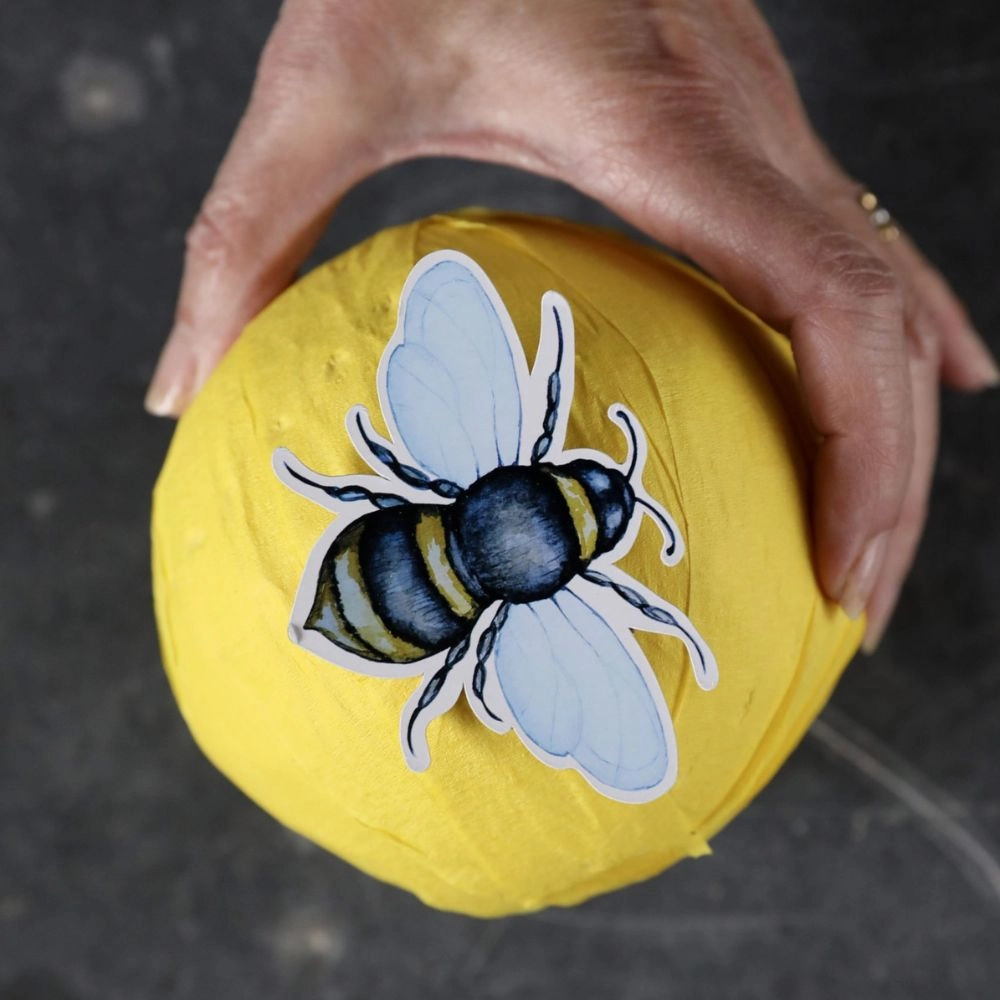 Pass the Parcel Bee