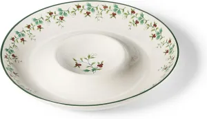 Pfaltzgraff Winterberry Chip and Dip (14-Inch)