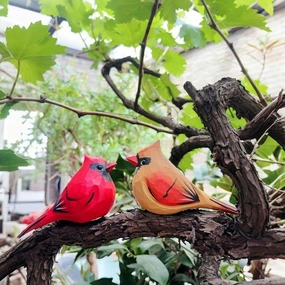 Small Carved Wooden Northern Cardinal Figurines, 3PCS Handmade Male and Female Cardinal Birds with Base Sculpture Craft Set, 3.9" L Cute Couple Birds Statues Home Decor Art Carving Work