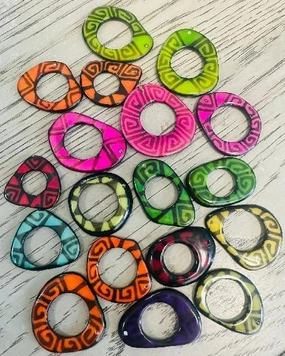 Tagua Nut Donuts Tagua Rings with Pattern. Mix of Colors and Patterns. 4 x 3 cm. | 20 Tagua Discs | Eco Seed Beads Ethical Jewelry Making