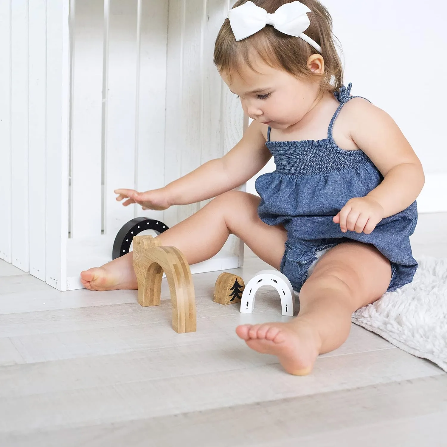Wee Gallery Bamboo Nesting Bear, Building and Stacking Blocks, Arc Stacker and Balance Toy for Child Motor Skills, Problem Solving, Play, and Nursery Decor (for Kids Age 18 Months and up)